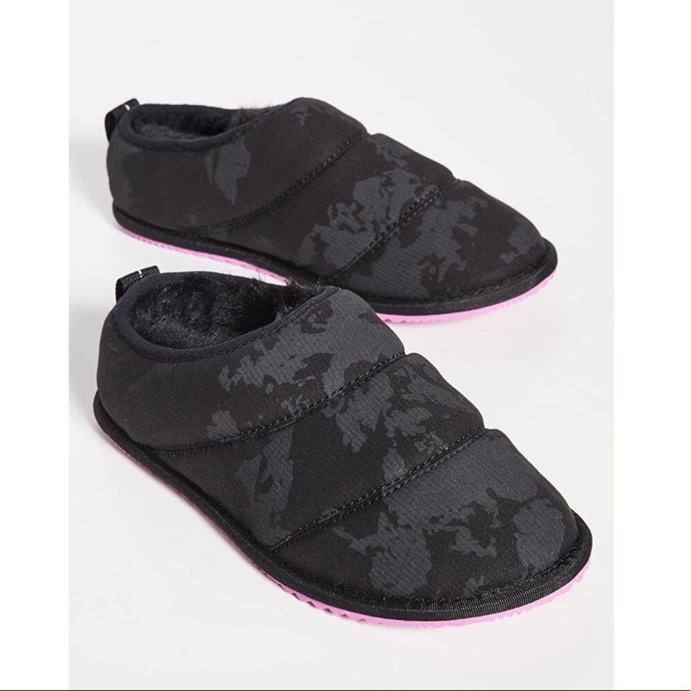 New in box - Sorel Bodega Run Fur Slippers